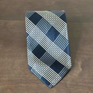 Burberry‎ London Navy Blue Check Plaid Silk Necktie.
